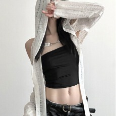 批发原版优质面料 小众手工磨破露肩连帽罩衫女显瘦纯色百搭短款外套