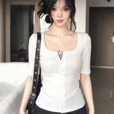 批发人棉2*2 白色u领正肩<b class='q'>中袖</b>T恤女夏季修身撞色设计感开衫短款<b class='q'>上衣</b>