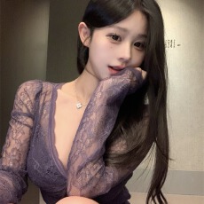 批发柚色  紫色长袖v领蕾丝打底衫女春性感纯欲绝美修身短款内搭上衣