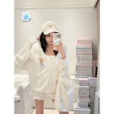 批发柚色  雪花棉  <b class='q'>甜美</b>奶系小熊连帽防晒开衫外套女宽松慵懒罩衫上衣