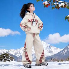 批发女童加绒套装秋冬季2026新款<b class='q'>儿童</b>洋气卫衣韩版女孩冬装加厚两件套