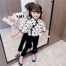 批发2026新款女<b class='q'>童装</b>时髦洋气中国风旗袍喇叭裤套装网红女宝宝小童春装