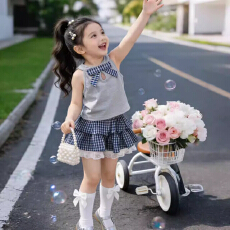 女童2026夏季新款学院风格子蝴蝶结套装无袖上衣蕾丝半身裙两件套