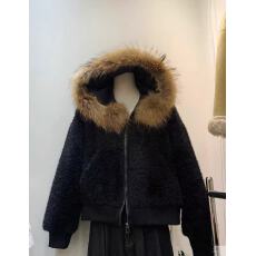 批发韩系真毛领羊羔毛一体时尚连帽夹克保暖<b class='q'>外套</b>