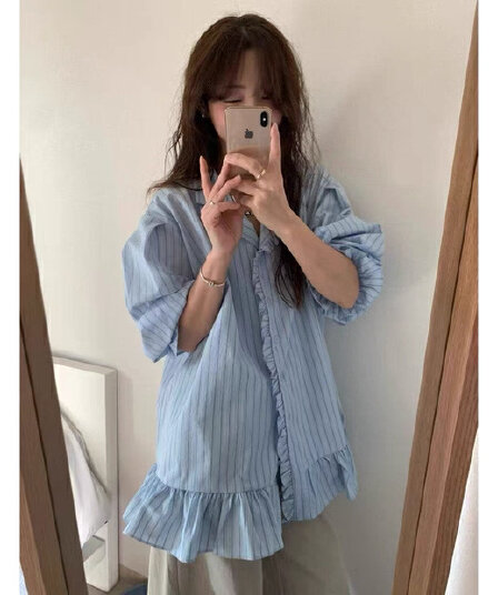 26 봄 한 부서 미니멀리즘 품격 신선함 세로 줄무늬 패치워크 프릴 폴로 칼라 셔츠