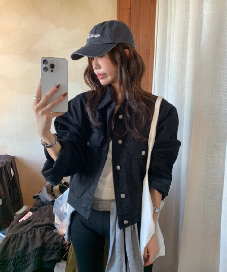 가을 켜기 새로운 원본 암소 모델 학생 패션 클래식 출퇴근 숙련 된 작은 调性 데님 재킷