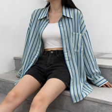 批发<b class='q'>韩版</b>夏季经典条纹<b class='q'>衬衫</b>原宿风休闲上衣<b class='q'>衬衣</b>休闲简约防晒衣女外套潮