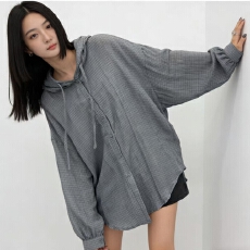 批发<b class='q'>韩版</b>夏季细格子宽松连帽<b class='q'>衬衫</b>休闲柔软防晒衣女大码外套简约<b class='q'>衬衣</b>潮