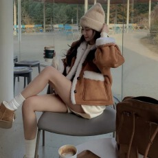 批发韩国冬季法式复古温柔<b class='q'>甜美</b>正反两穿麂皮绒羊羔毛皮毛一体翻领外套