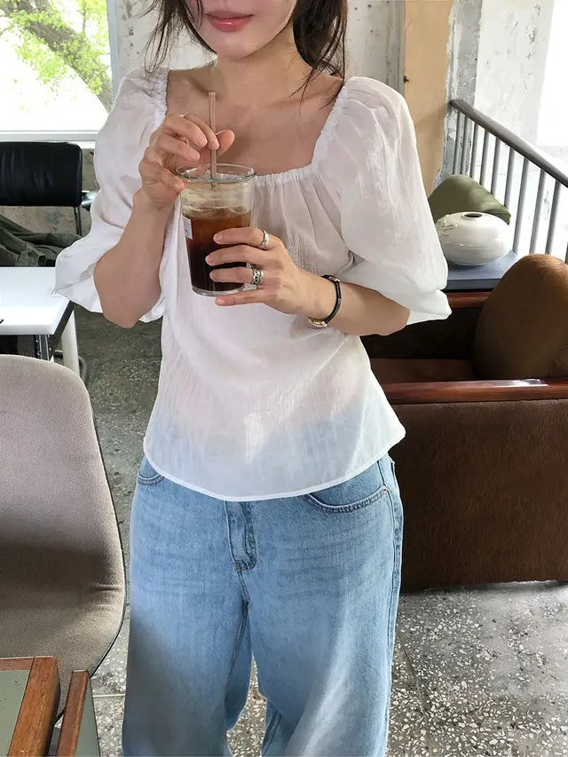 오프숄더 퍼프소매 쉬폰 블라우스 상세 이미지 14