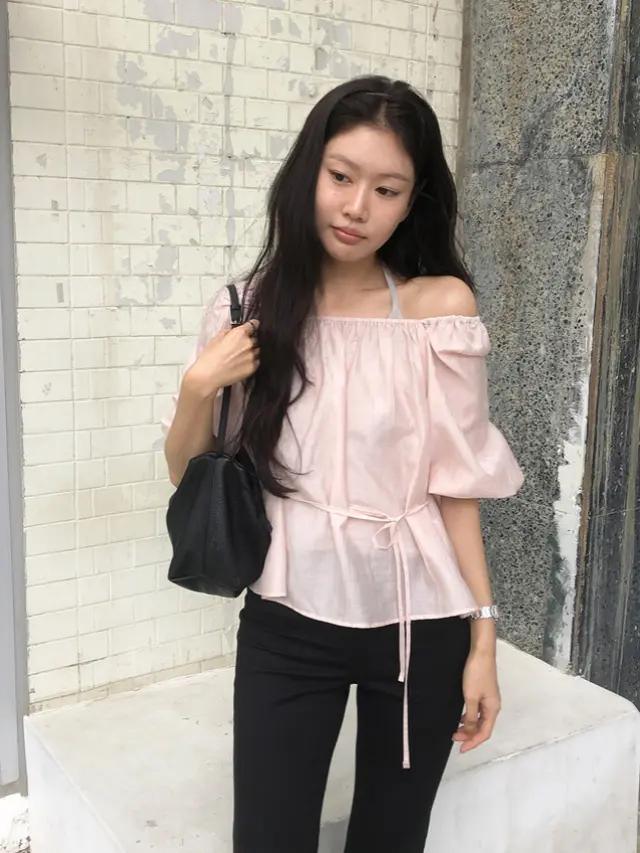오프숄더 퍼프소매 쉬폰 블라우스 상세 이미지 15