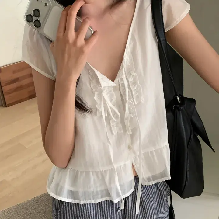 러플 끈 장식 플러터 소매 블라우스 상세 이미지 9