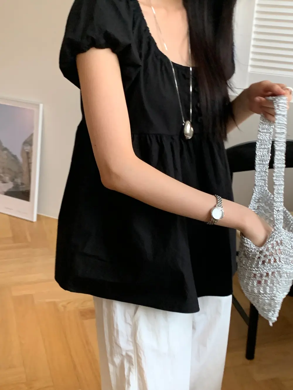 오프숄더 퍼프소매 블라우스 상세 이미지 25