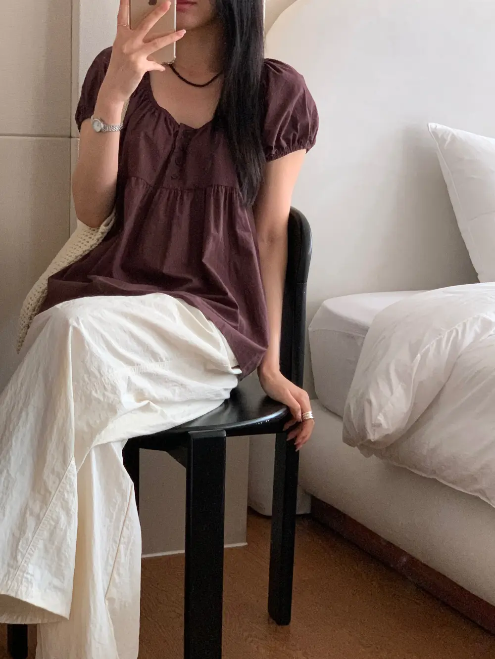 오프숄더 퍼프소매 블라우스 상세 이미지 37