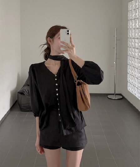 chic 한 부서 가을 프랑스식 우아함 빛 럭셔리 품격 V넥 거품 소매 레이스업 허리 수축 슬림해 보이는 셔츠 맨위