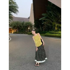 批发2026新款吊带绝美漂亮小背心女士夏季外穿多巴胺无袖花苞上衣淡人