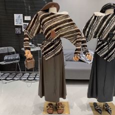 批发2025秋轻熟风宽松显瘦条纹长袖一字领上衣女气质收腰系带<b class='q'>蝙蝠衫</b>