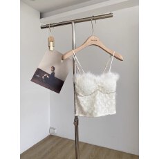 批发2025秋冬纯欲性感毛毛一字肩抹胸短款内搭百搭高级感修身上衣女