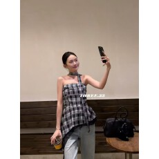 批发2026辣妹蓝色格子抹胸女夏季新款别致好看露肩<b class='q'>无袖</b>不规则外穿上衣