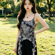 批发韩系chic设计感木耳边杏色<b class='q'>吊带</b>背心女夏2026新款飘带宽松无袖上衣