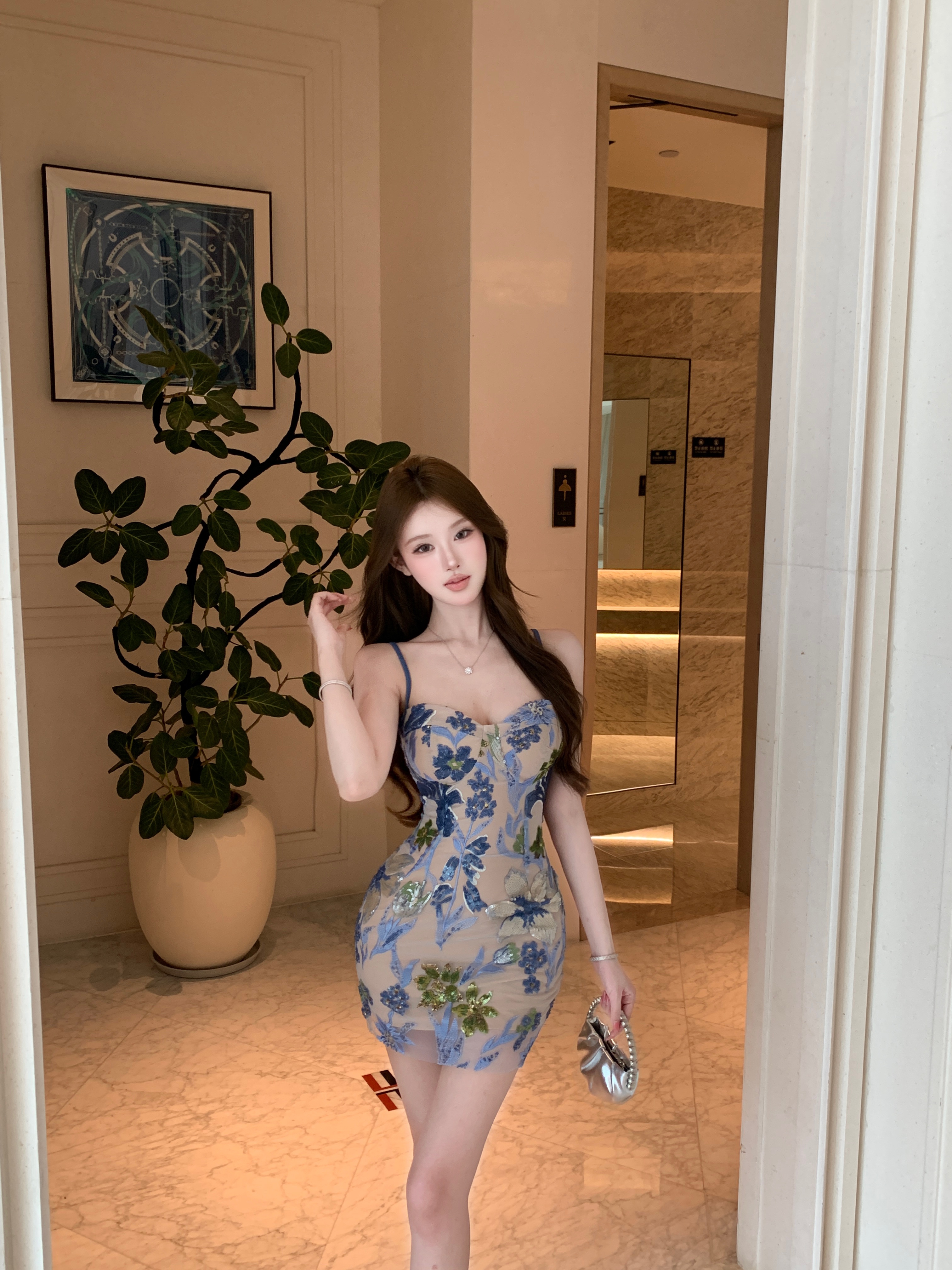 실사 파란색 작은 대중 꽃무늬 슬립 드레스 타이트 스커트 명문 여성 빛 럭셔리 3d 프린트 미니 스커트