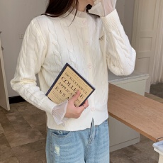 批发实拍 韩系假两件木耳边麻花<b class='q'>毛衣</b>开衫女百搭圆领拼接针织衫