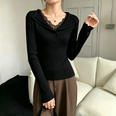 批发实拍韩版蕾丝拼接<b class='q'>针织</b>衫女秋冬设计感纽扣V领<b class='q'>打底衫</b>坑条上衣
