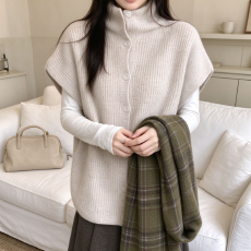 批发韩系叠穿宽松高领针织马甲女2026<b class='q'>秋</b>冬新款单排扣百搭软糯毛衣外套