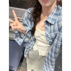 批发美式<b class='q'>街头</b>秋冬季休闲宽松设计感小众蓝色格纹长袖衬衫防晒上衣外穿