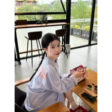批发韩系穿搭独特别致衬衫蓝白条纹衬衣春<b class='q'>夏</b>新款2025年宽松防晒薄外套