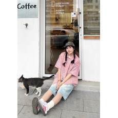 批发彩色格纹<b class='q'>短袖</b><b class='q'>衬衫</b>女夏季宽松休闲设计感古巴领情侣泡泡纱格子<b class='q'>衬衣</b>