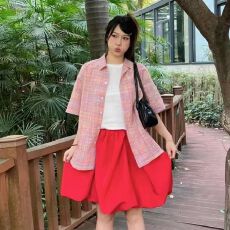 批发彩色格纹<b class='q'>短袖</b><b class='q'>衬衫</b>女夏季宽松休闲设计感古巴领情侣泡泡纱格子<b class='q'>衬衣</b>