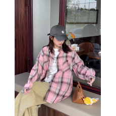 批发粉色磨毛衬衫女高级感新款2025年秋季格子中长款宽松<b class='q'>长袖</b>上衣