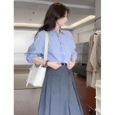 批发高级感蓝色竖条纹衬衫女春秋新款配<b class='q'>半身裙</b>气质<b class='q'>职业</b>衬衣法式上衣