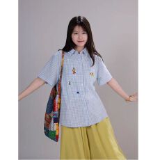 批发蓝色polo领刺绣<b class='q'>短袖</b><b class='q'>衬衫</b>女夏季百搭别致格子<b class='q'>衬衣</b>