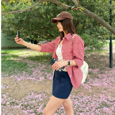 批发腊肠小狗刺绣格子衬衫女<b class='q'>春</b>秋2026新款韩系慵懒格纹外套小个子上衣