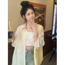 批发韩系穿搭白色波点防晒<b class='q'>衬衫</b>女夏季设计感开叉<b class='q'>衬衣</b>松弛慵懒外套上衣