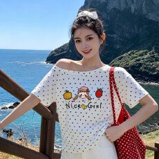 批发韩系波点斜肩<b class='q'>短袖</b>t恤女夏季宽松慵懒风设计感小众露肩上衣潮
