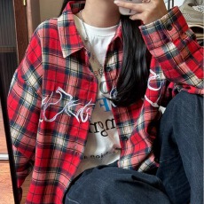 批发美式复古红色刺绣格子<b class='q'>衬衫</b>女潮牌<b class='q'>长袖</b>上衣hiphop高街秋季<b class='q'>衬衣</b>外套