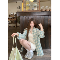 批发法式绿色格子<b class='q'>衬衫</b>外套女夏季2026新款防晒衫小众别致<b class='q'>衬衣</b>宽松上衣