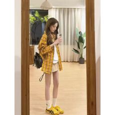 批发港味复古chic黄色格子<b class='q'>衬衫</b>女内搭叠穿宽松休闲百搭中长款<b class='q'>衬衣</b>外穿