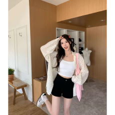 批发韩系穿搭白色波点防晒衬衫女夏季设计感开叉衬衣松弛慵懒外套上衣
