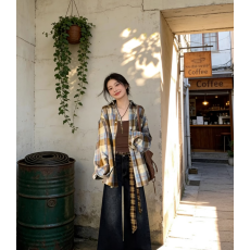 批发日系卡其色格纹<b class='q'>衬衫</b>外穿女2026新款港味chic宽松<b class='q'>休闲</b>情侣款<b class='q'>衬衣</b>