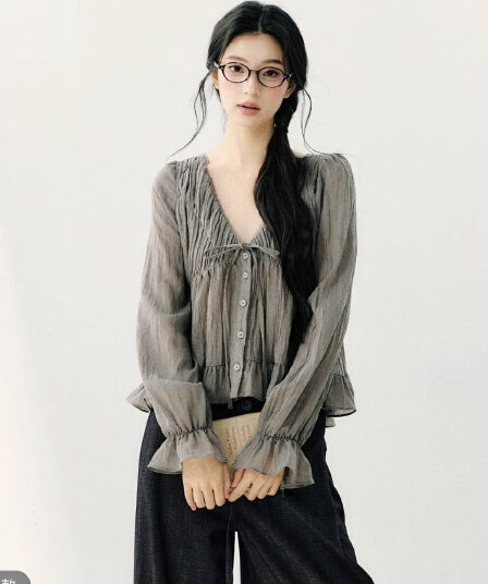 이른 가을 새로운 디자인 센스 스트랩 이중층 프릴 슬림해 보이는 V넥 긴팔 쉬폰 블라우스 맨위