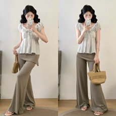 批发实拍 大码胖妹妹韩系花边条纹衫上衣+不规则屁帘微喇<b class='q'>裤</b>子