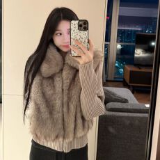 批发冬季新款年轻环保皮草毛毛外套女短款小个子<b class='q'>针织</b>袖马甲可拆卸