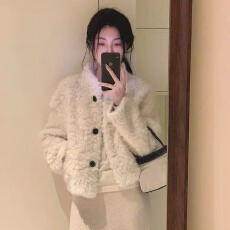 批发羊羔毛外套女韩版皮毛一体毛毛外套2026<b class='q'>冬</b>季新款加厚外套小个子