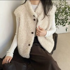 批发立领羊羔毛<b class='q'>皮毛</b><b class='q'>一体</b>马甲女秋冬新款小个子毛毛背心短外套