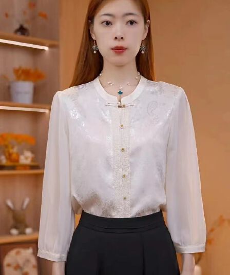 경관 그림 2026 새로운 라운드 넥 자카드 단색 외국 가스 패션 다용도 여성 셔츠