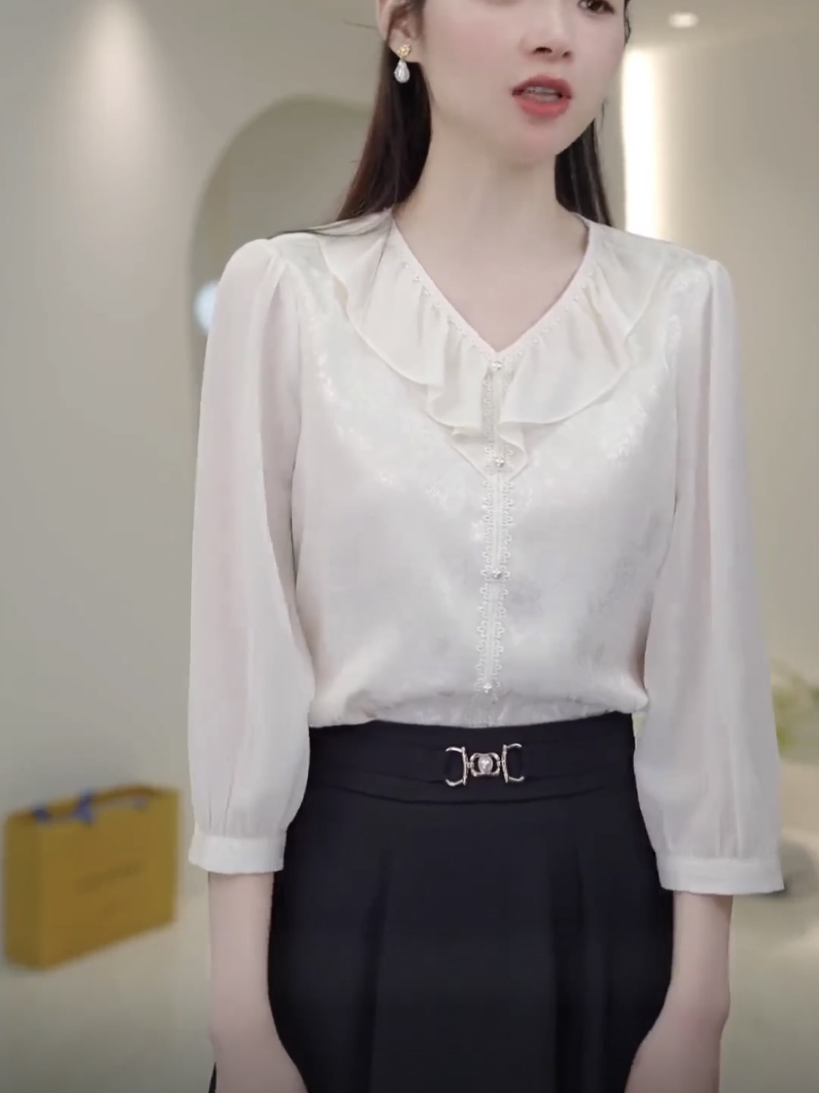 새로운 V넥 프릴 비즈 장식 7부 소매 패션 자수 품격 다용도 셔츠